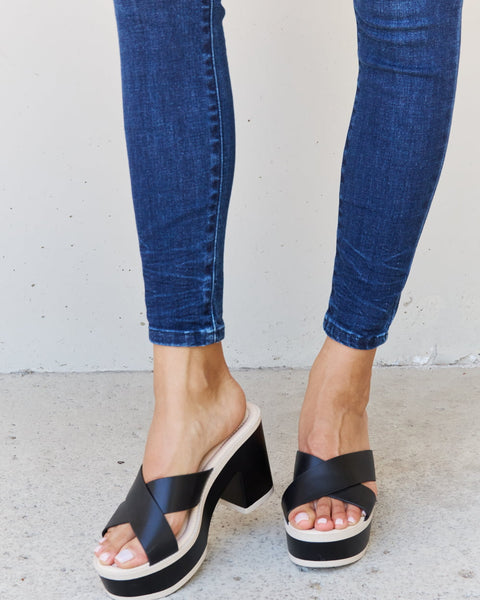 Weeboo Cherish The Moments Contrast Platform Sandals in Black - Opulent Empire
