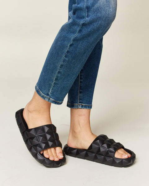 WILD DIVA Pyramid Stud Toe Band Footbed Sandals - Opulent Empire
