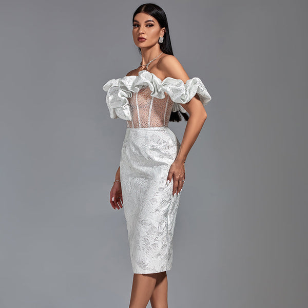 Elegant off-the-shoulder midi dress with pleats and a refined bodycon silhouette