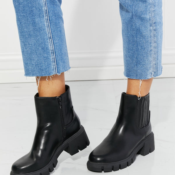 MMShoes What It Takes Lug Sole Chelsea Boots in Black - Opulent Empire