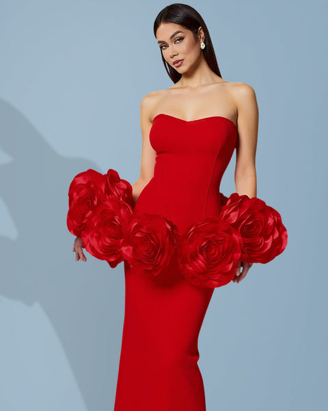 Bustante Maxi Dress with 3D Large Flower Print for a Spectacular Style