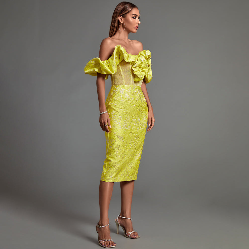 Sleeveless Midi Bodycon Dress with Pleats and Open Back for an Elegant Look