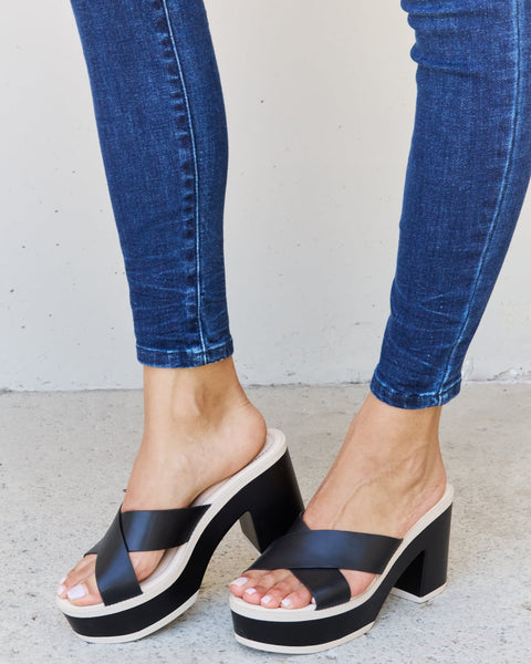 Weeboo Cherish The Moments Contrast Platform Sandals in Black - Opulent Empire