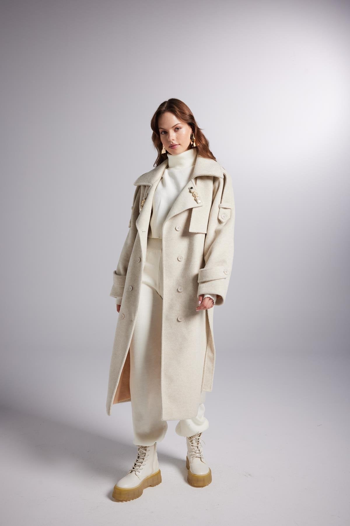 Wilhelmina Rivière — Accessorized Wool Blended Cashmere Maxi Woody Ecru Coat, alternate view 3