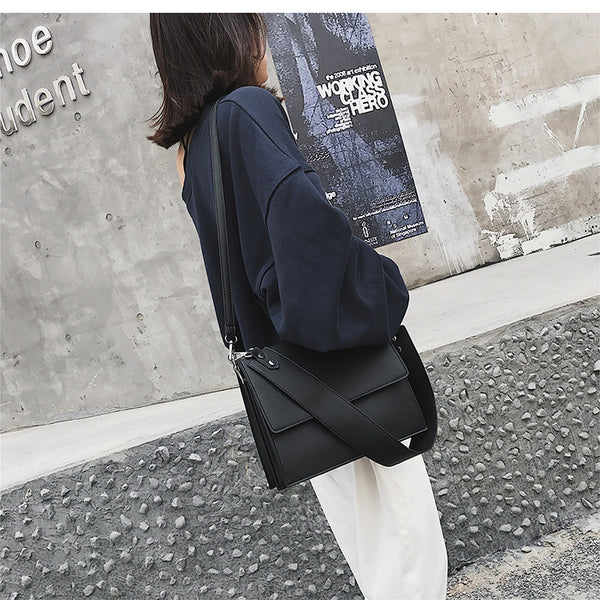 Wide Shoulder Bag Contrast Small Square Bag