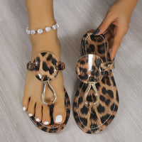 Monroe Bellini — Leopard Toe Post Flats Sandals Leopard Print Fashion Footwear