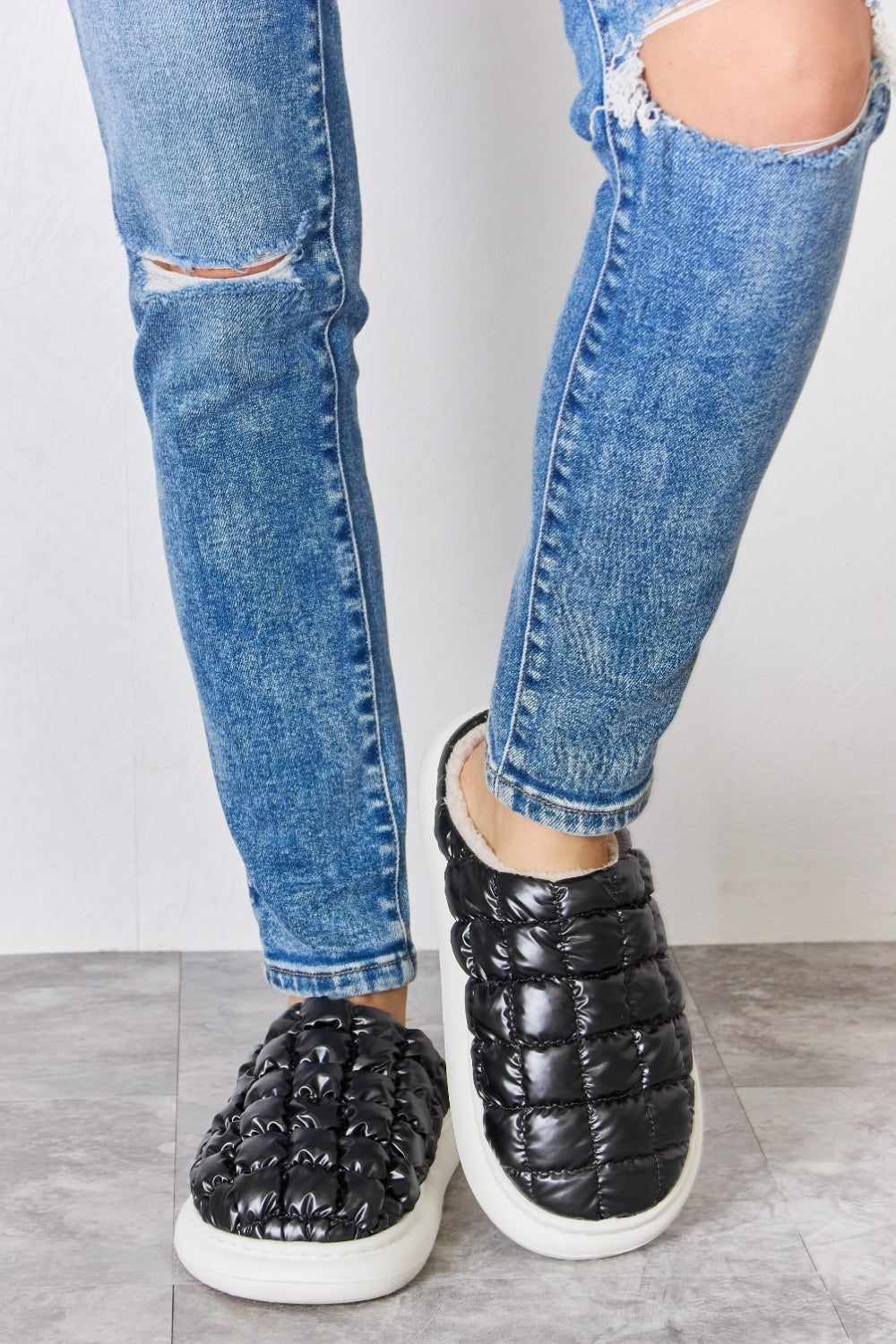 Emery Laurent — Melody Puffer Plush Slippers Black Fashion Footwear