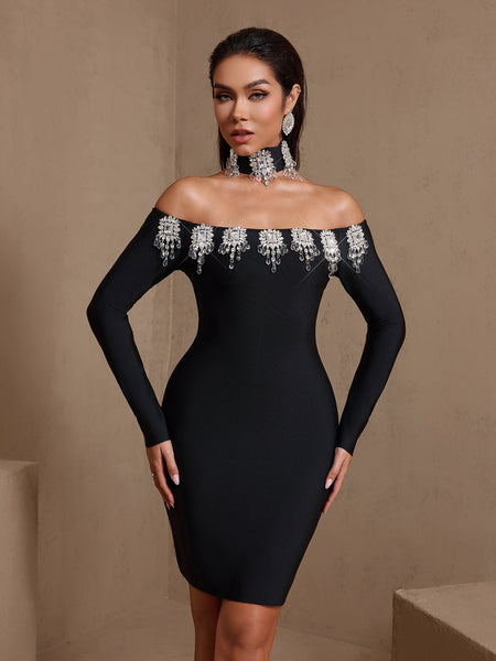 Verbandskleid mit Kristallverzierung und Choker
