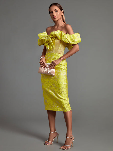 Sleeveless Midi Bodycon Dress with Pleats and Open Back for an Elegant Look