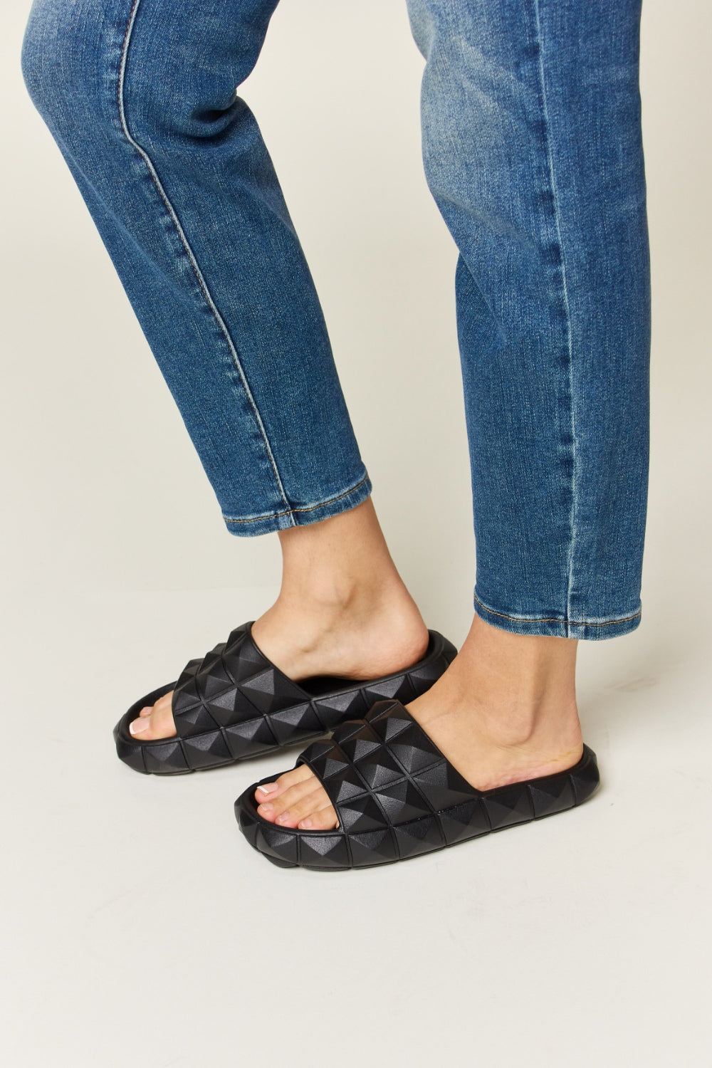 Jules Laurent — WILD DIVA Pyramid Stud Toe Band Footbed Sandals Black Fashion Footwear, alternate view 4