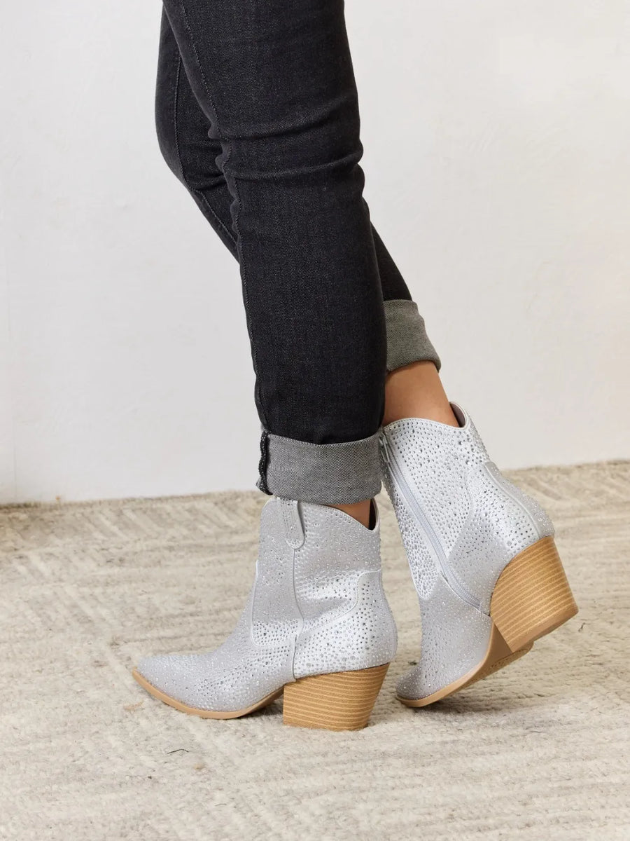 37eef799fb844eb4ae9bd3b4b7cd6a50-Max