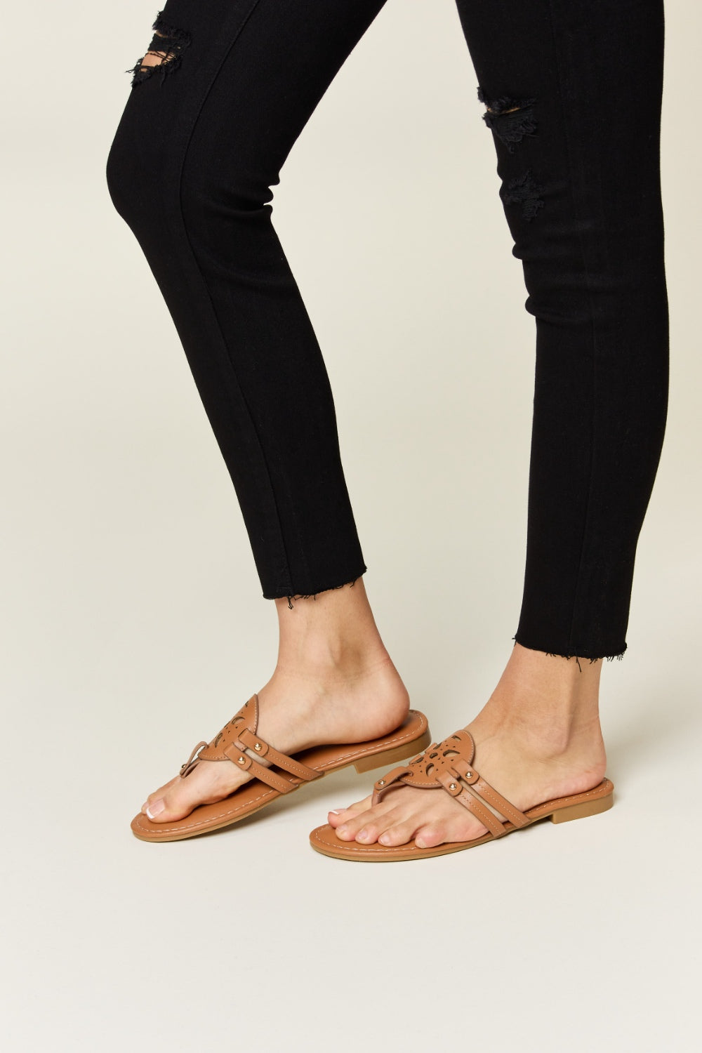 Reese Beaumont — Forever Link Cutout PU Leather Open Toe Sandals TAN Fashion Footwear, alternate view 4