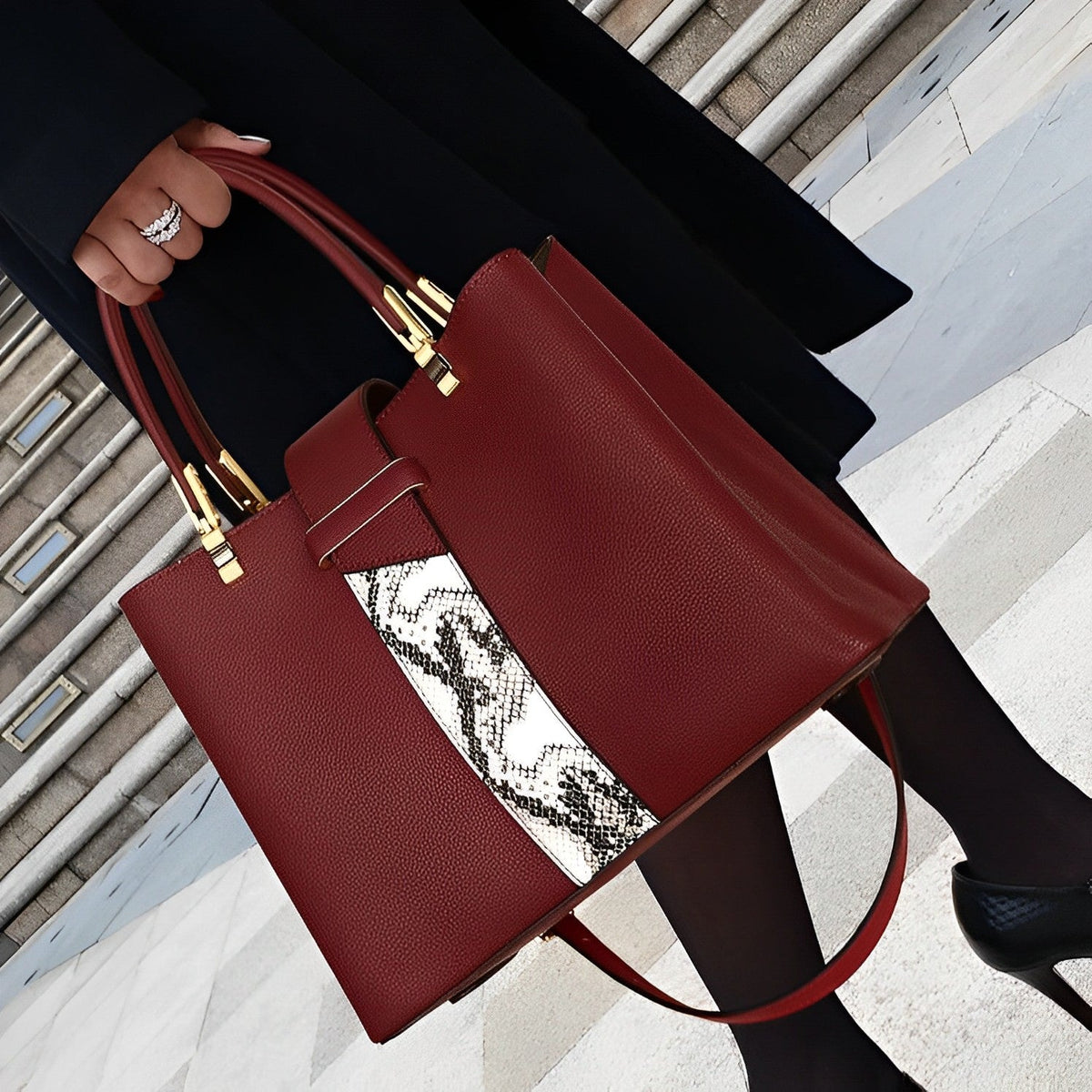 Marie — Medium Tote Bag, alternate view 4