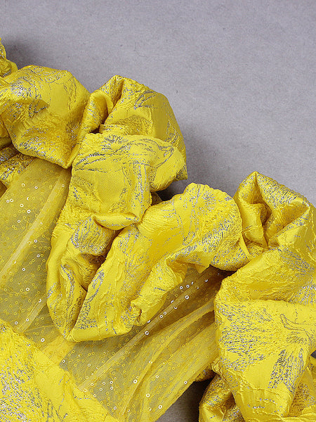 Sleeveless Midi Bodycon Dress with Pleats and Open Back for an Elegant Look