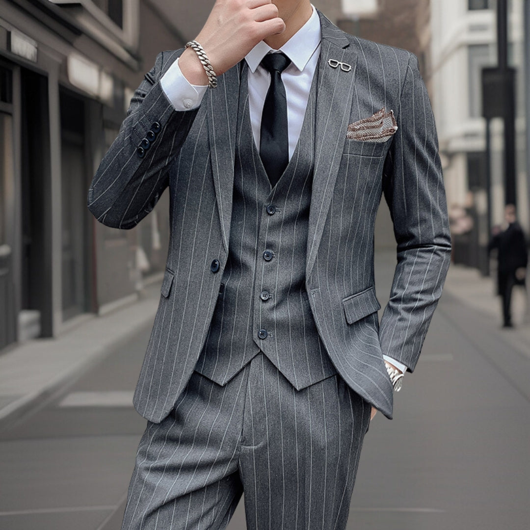 Peter™ — Luxurious 3-Piece Suit, alternate view 3
