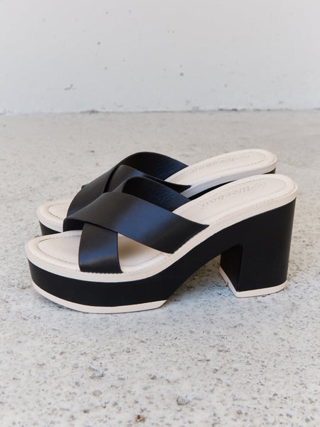 Weeboo Cherish The Moments Contrast Platform Sandals in Black - Opulent Empire