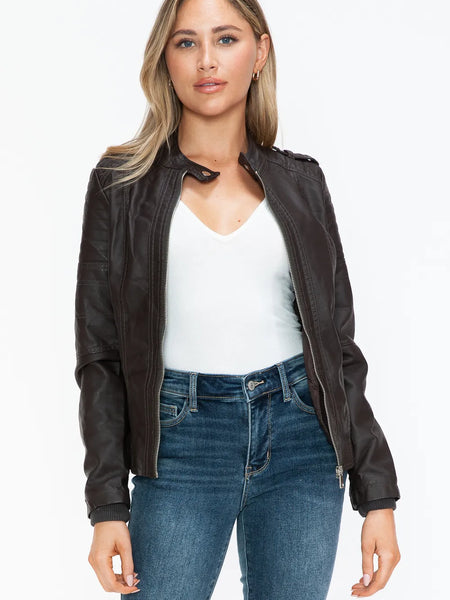 7214fab6-a7d4-473b-bd15-edd586ec8df0-Max