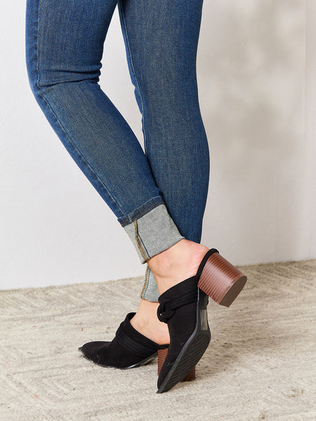 726809b354ae4da8ae284d7574683eb2-Max