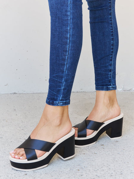 Weeboo Cherish The Moments Contrast Platform Sandals in Black - Opulent Empire