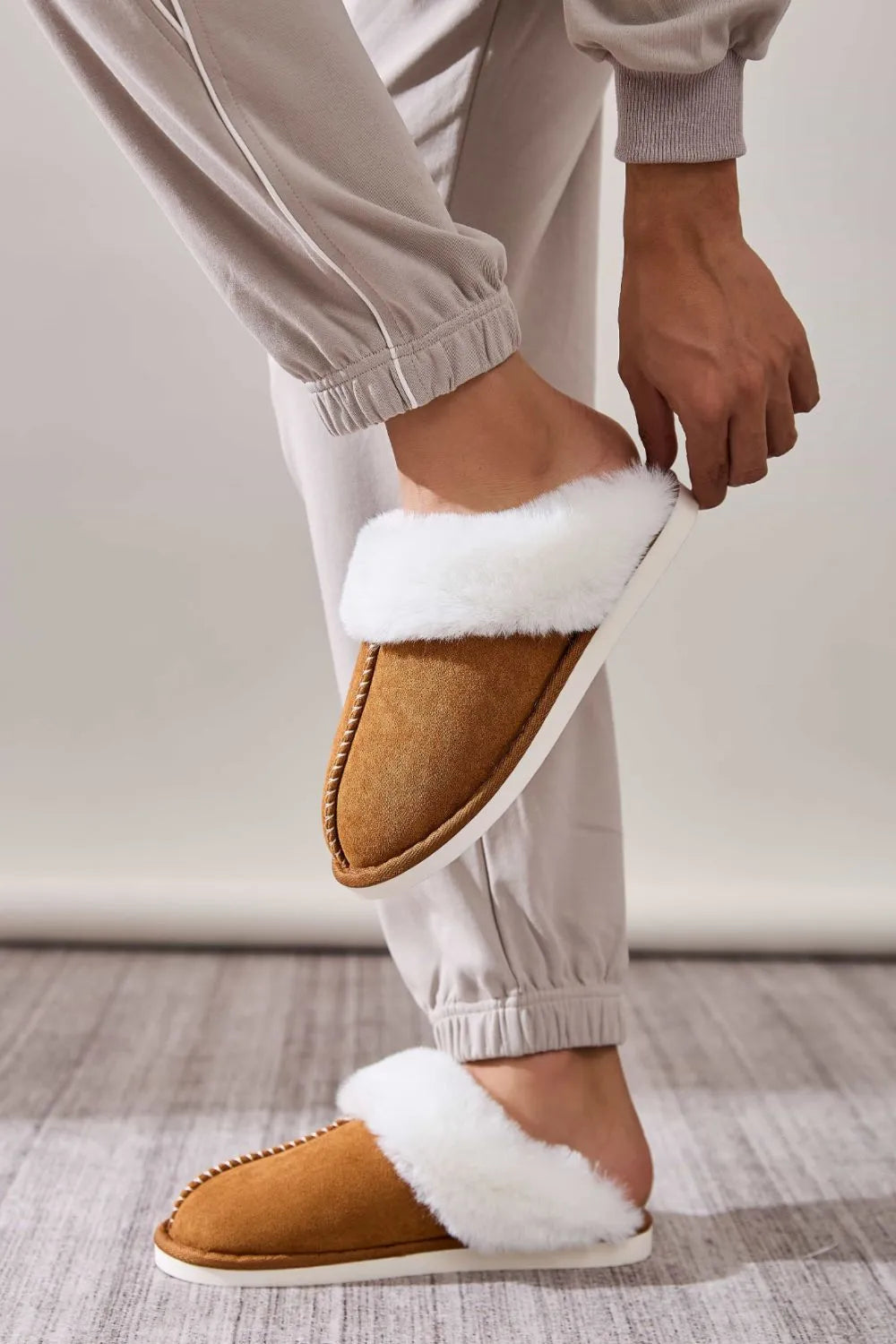 Cove Sorrento — Faux Fur Round Toe Slippers Fashion Footwear, alternate view 9