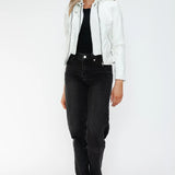 870e86d8-bfaa-46f3-a130-a4242ab7bf1a-Max