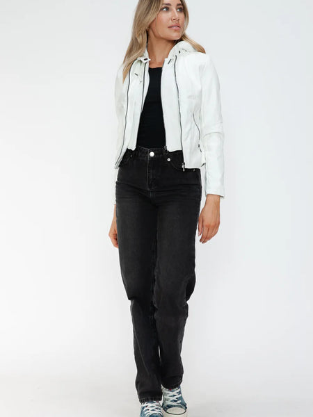 870e86d8-bfaa-46f3-a130-a4242ab7bf1a-Max