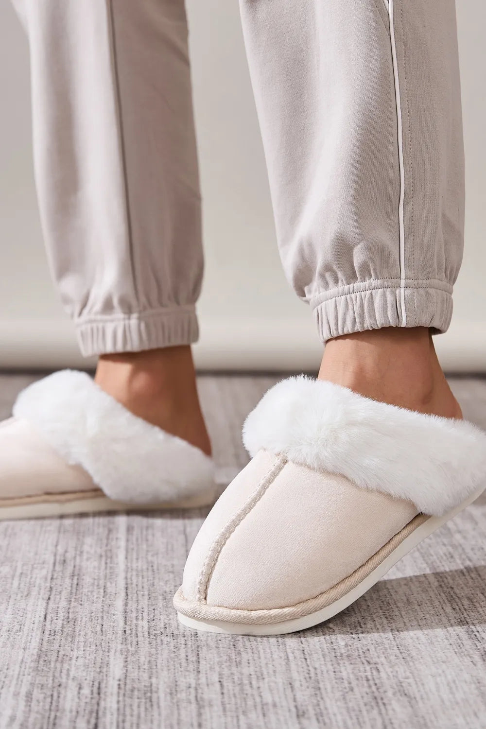 Cove Sorrento — Faux Fur Round Toe Slippers Fashion Footwear, alternate view 12