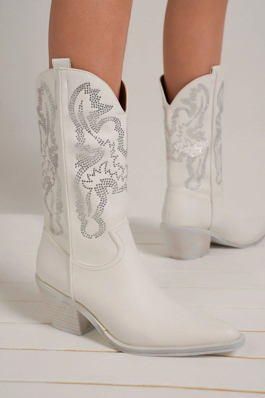 Winter Montclair — Beast Fashion Rhinestone Detail Point Toe Boots White Fashion Footwear