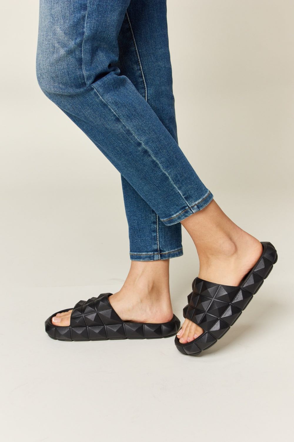 Jules Laurent — WILD DIVA Pyramid Stud Toe Band Footbed Sandals Black Fashion Footwear, alternate view 5