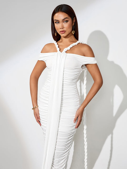 Long Tight Dress with Off-Shoulder Neckline for an Elegant and Trendy Look