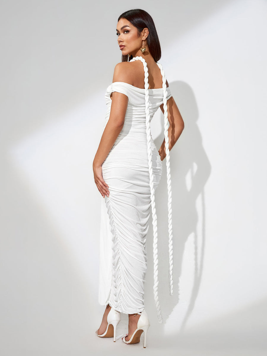 Long Tight Dress with Off-Shoulder Neckline for an Elegant and Trendy Look