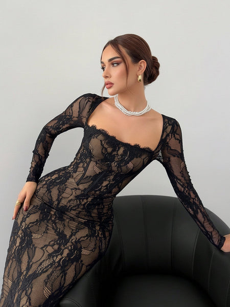 Maxikleid mit schrägen Trägern und Schnürung