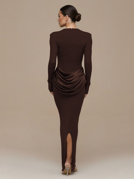 Figurbetontes Maxikleid mit Rundhalsausschnitt und Rüschen