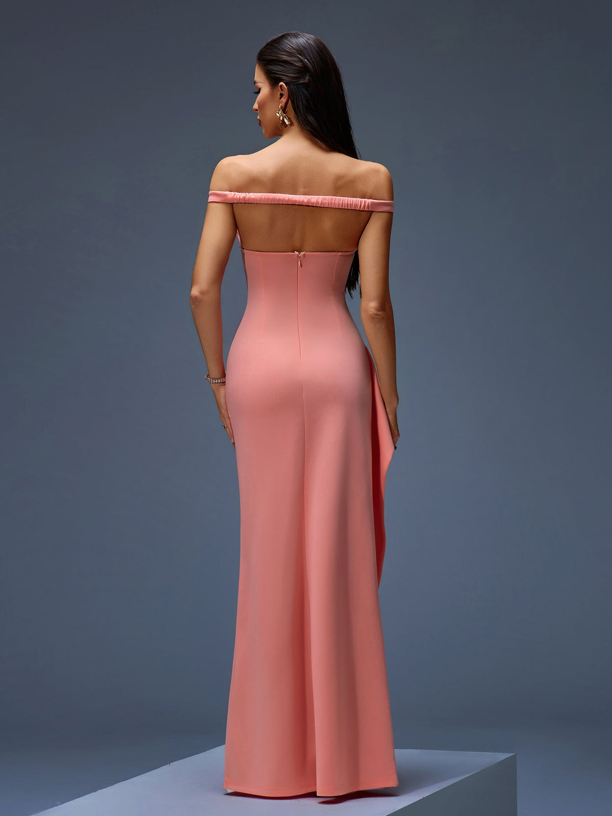 Elegant and Comfortable Asymmetric Off-Shoulder Maxi Dress