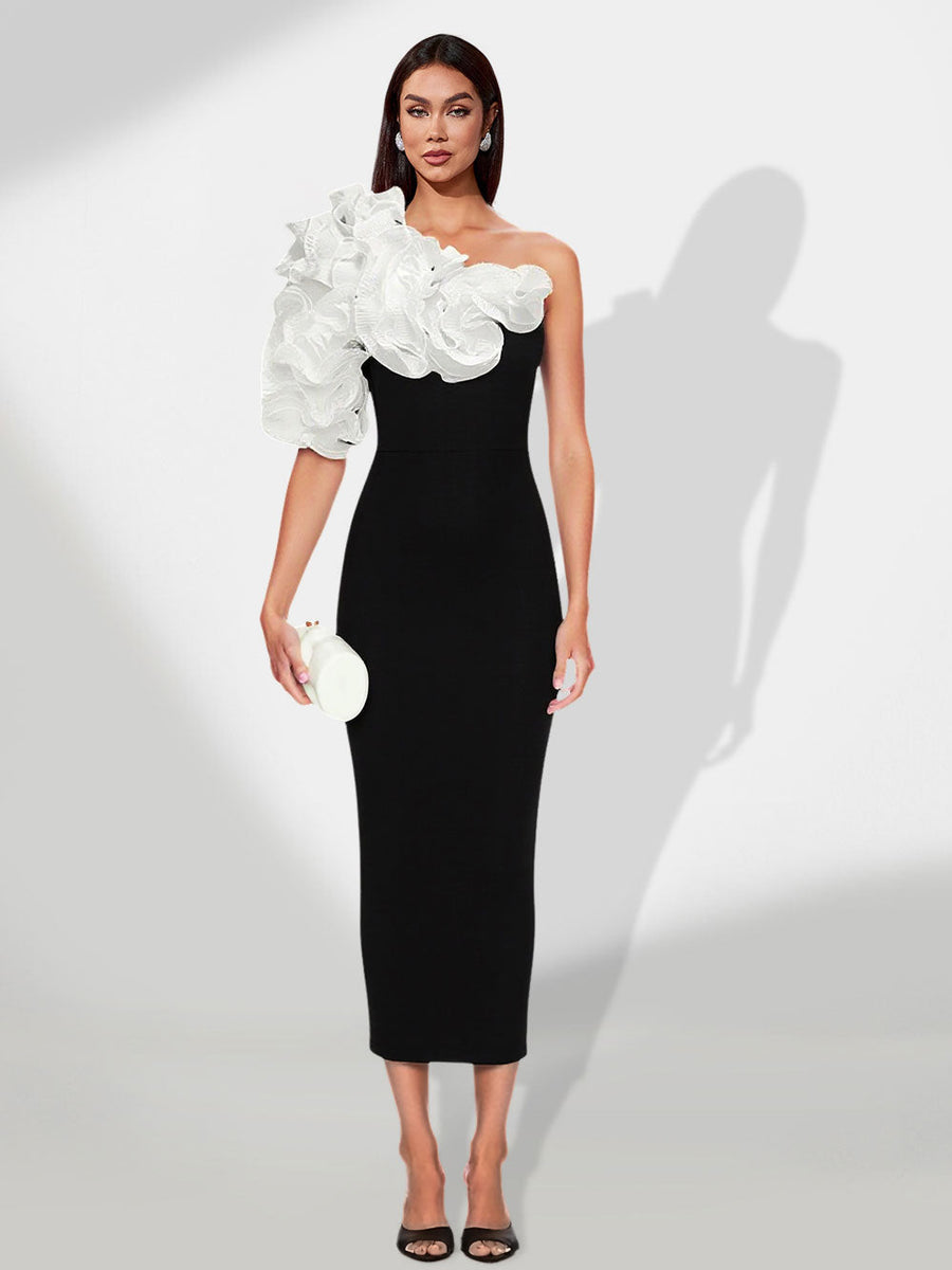 Fitted dress with ruffled sleeve in contrasting color