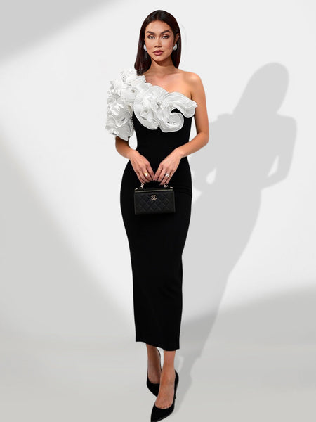 Fitted dress with ruffled sleeve in contrasting color