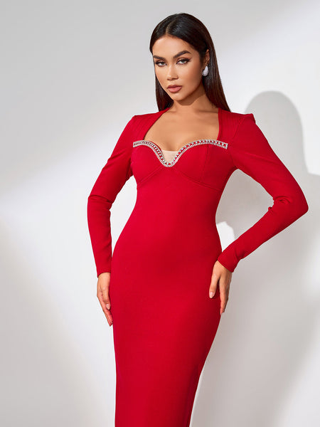 Elegant long dress with rhinestone stripes for a glamorous and sophisticated look