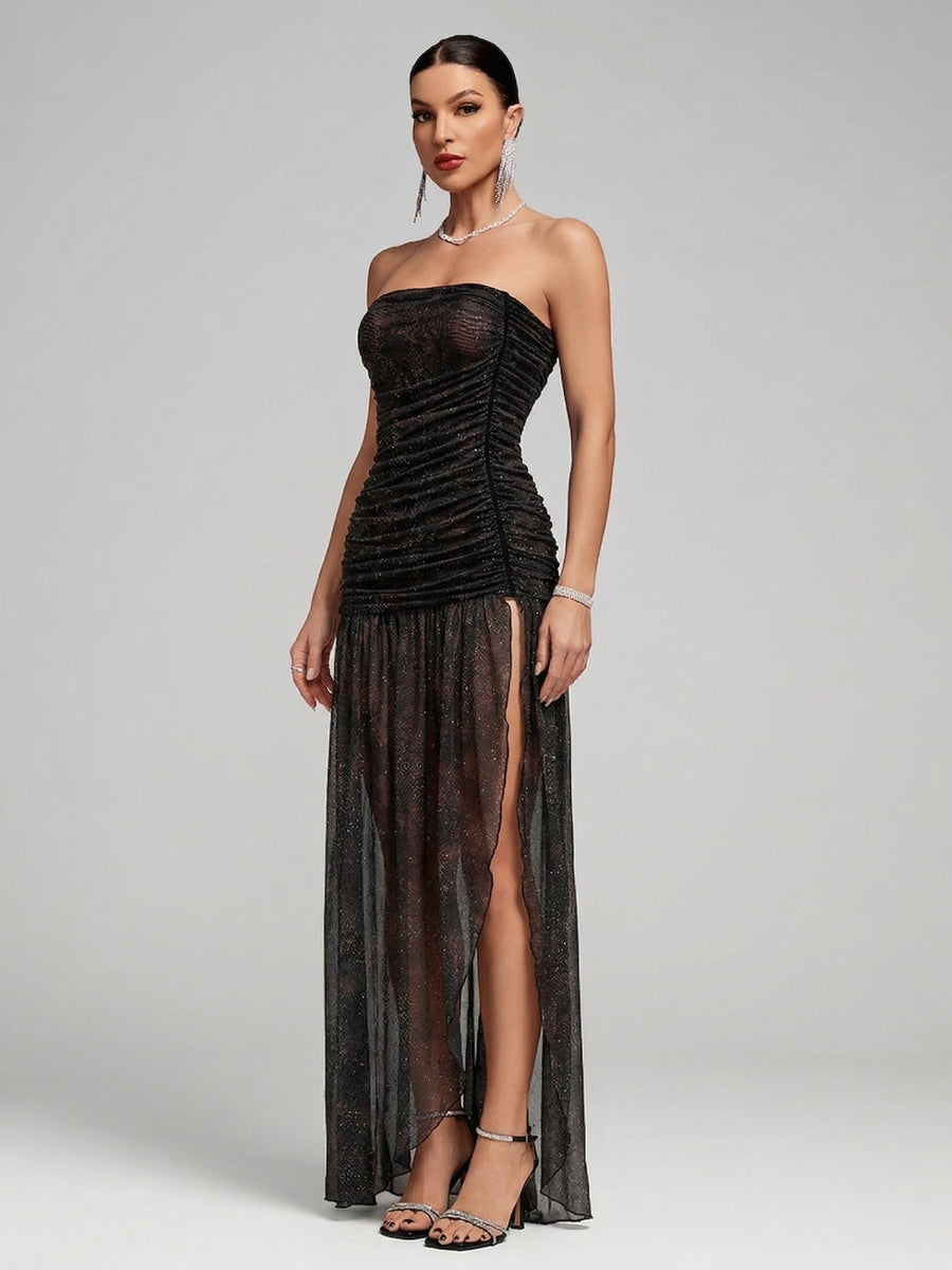 Trägerloses Mesh-Kleid mit hohem Schlitz und Strasssteinen