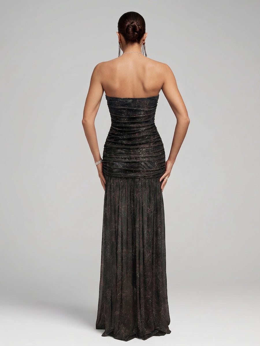 Trägerloses Mesh-Kleid mit hohem Schlitz und Strasssteinen