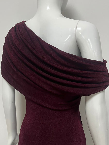Maxikleid mit schräger Schulter und Raffungen