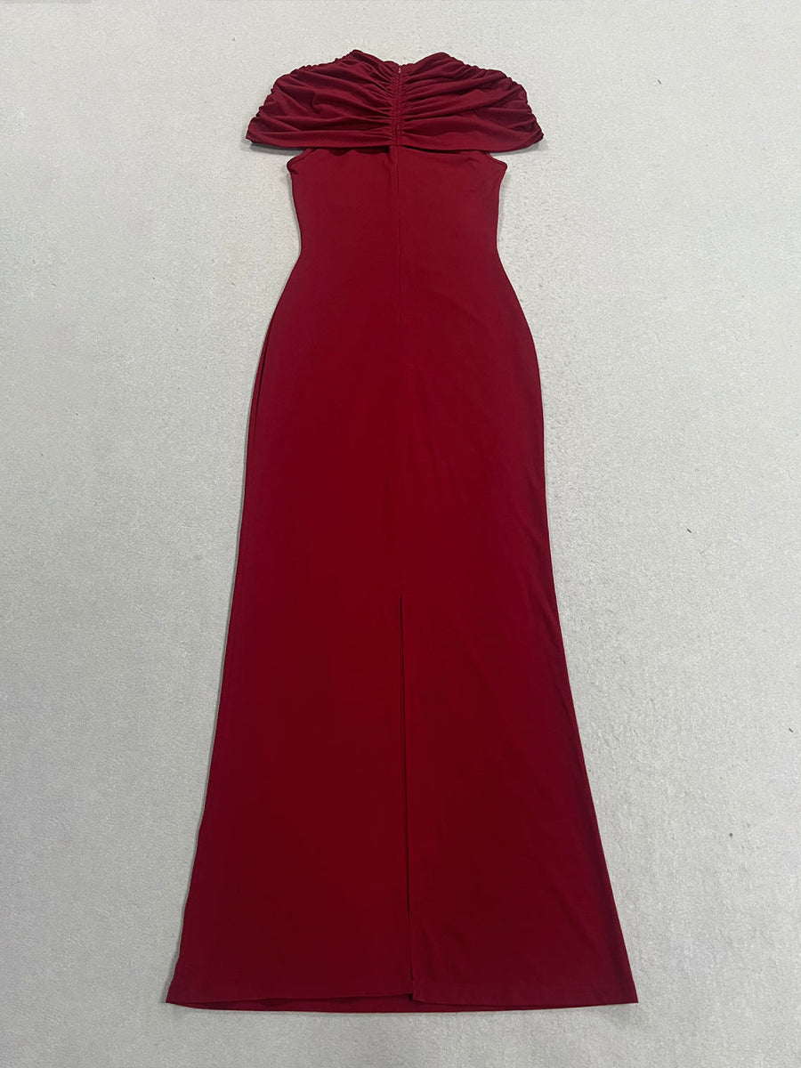 Hochgeschlossenes, gerafftes, eng anliegendes Maxikleid