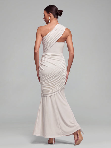 Asymmetrisches, unregelmäßig gerafftes Meerjungfrauenkleid mit schräger Schulter