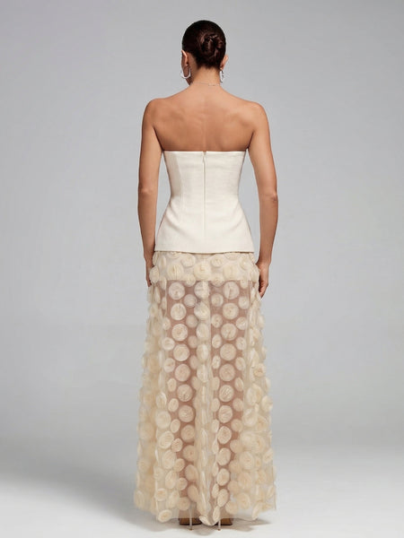 Maxikleid aus transparentem Stoff mit Tupfen und Einsätzen