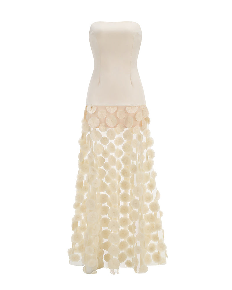 Maxikleid aus transparentem Stoff mit Tupfen und Einsätzen