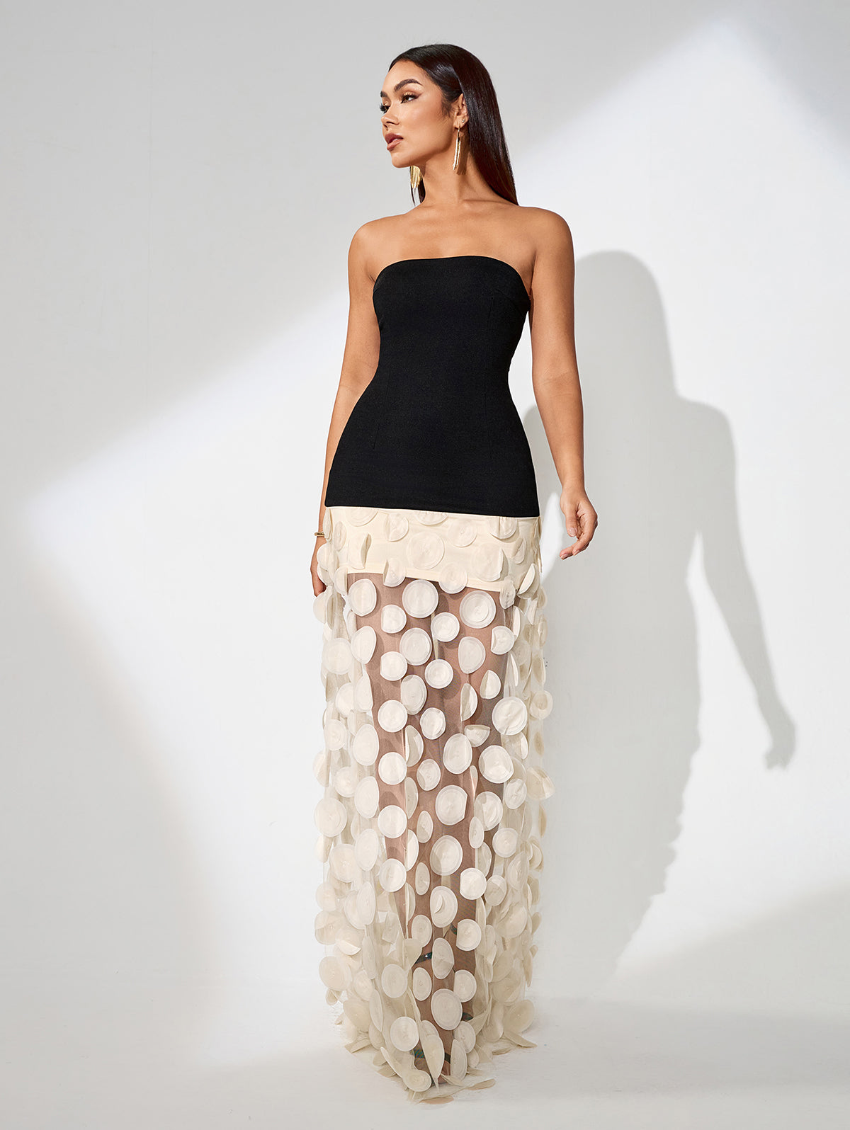 Noémie Bellamy — Elegant Polka Dot Spliced Maxi Dress for a Chic and Sophisticated Look, alternate view 5