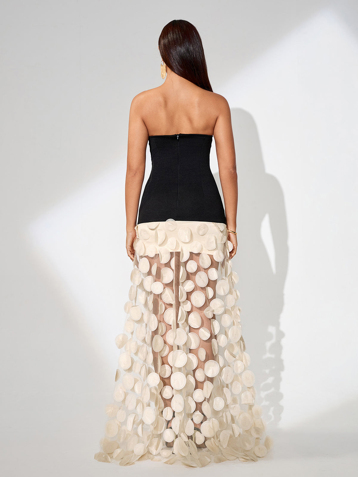 Noémie Bellamy — Elegant Polka Dot Spliced Maxi Dress for a Chic and Sophisticated Look, alternate view 4