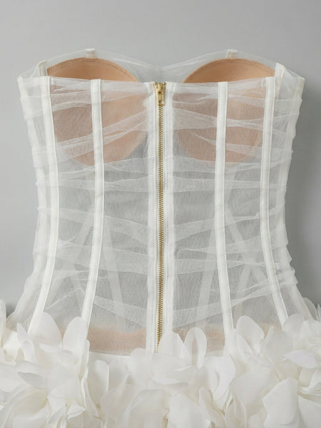 Trägerloses Mini-Kleid mit transparenten Blumen und Saum