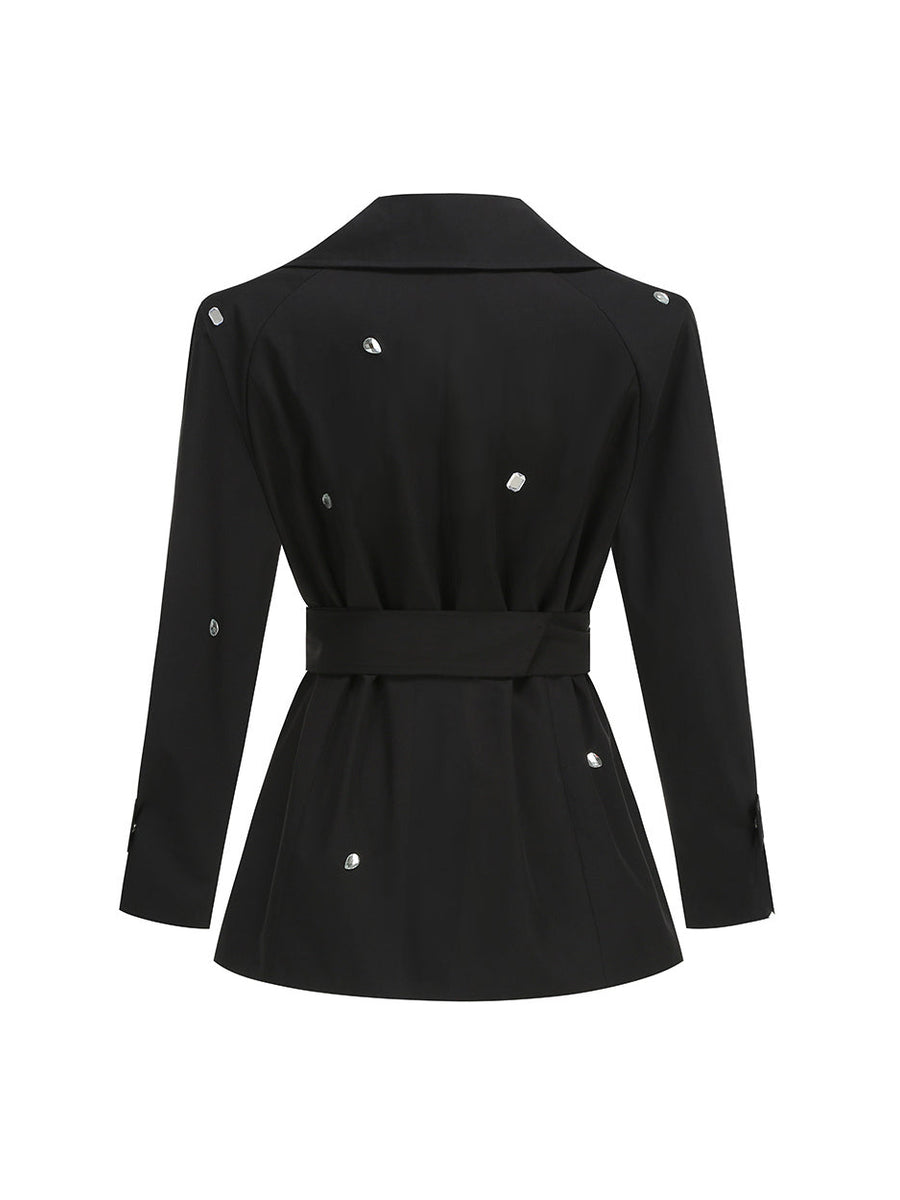 Blazer-Kleid mit Strasssteinen und Gürtel