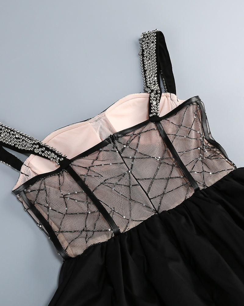 Trägerloses Mini-Kleid mit Strass und Lagenlook