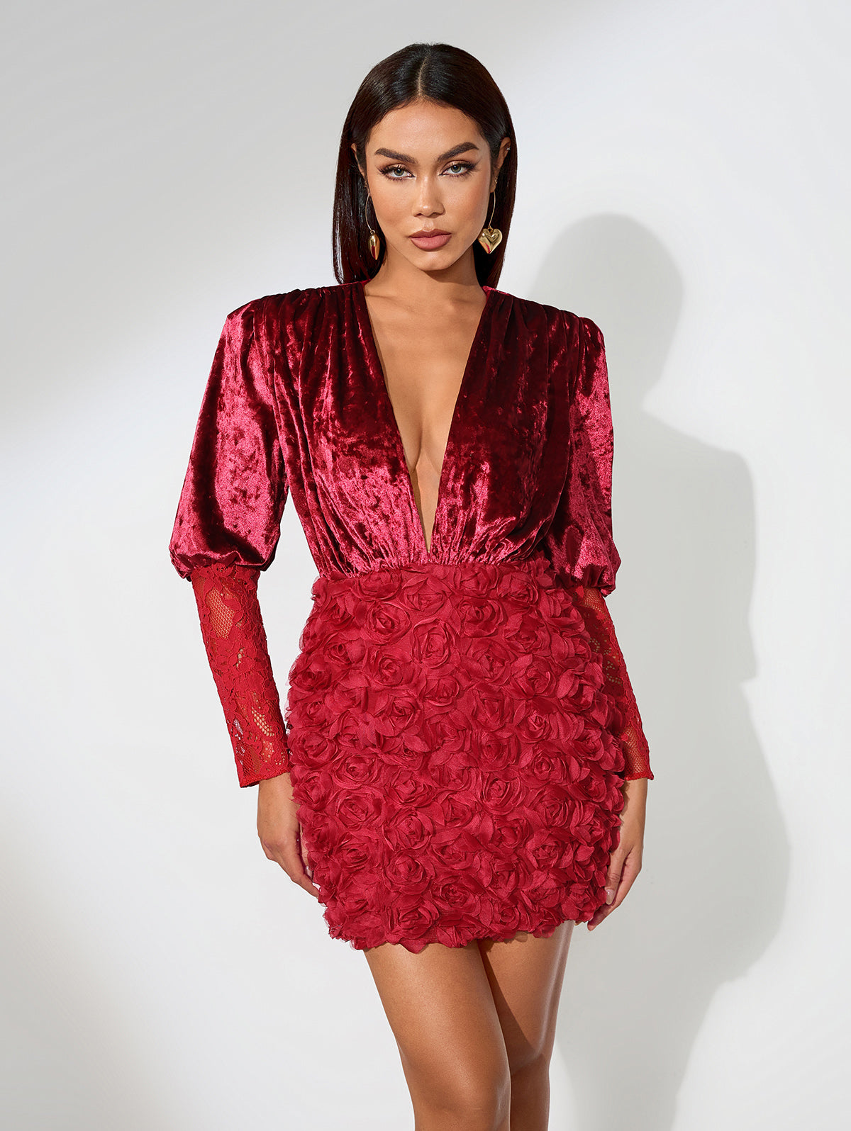 Amélie Bellamy — Mini velvet dress with low cut and trendy design, alternate view 5